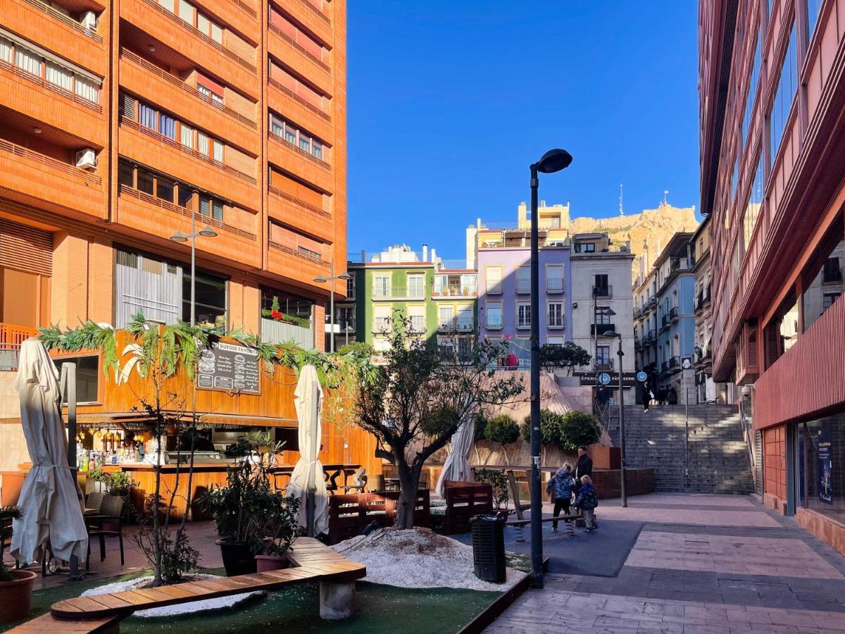 Amplio Apartamento En Pleno Corazon De Alicante Eksteriør billede