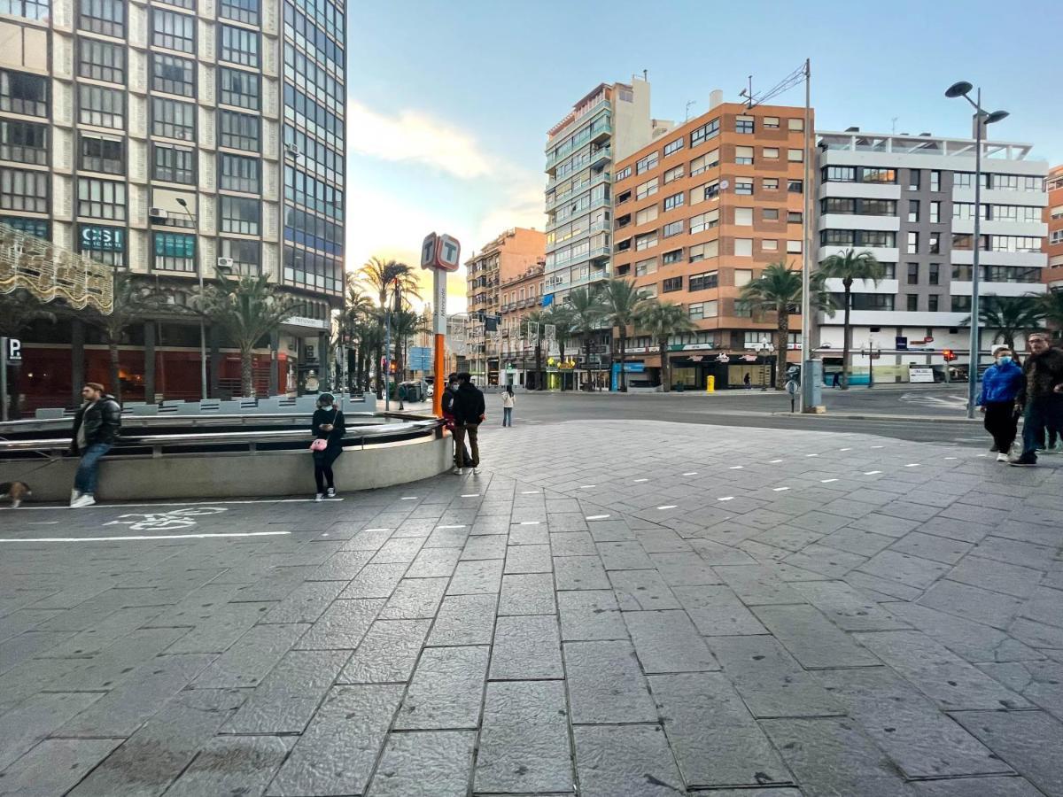 Amplio Apartamento En Pleno Corazon De Alicante Eksteriør billede